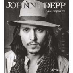 Première de couverture du livre Johnny Depp: A Retrospective (2022)